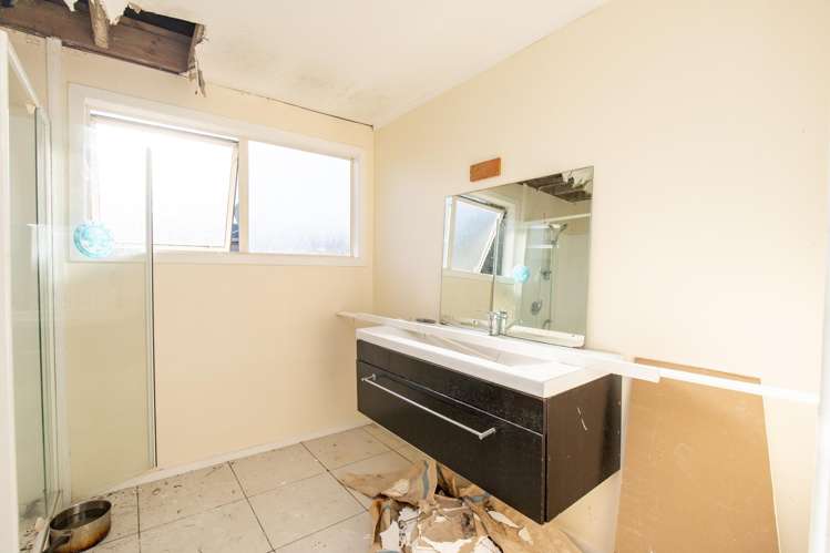 9 Front Miranda Road Waitakaruru_13