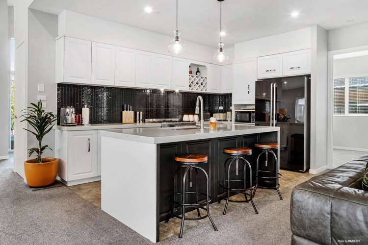 22 Knoll Rise Pukekohe_11