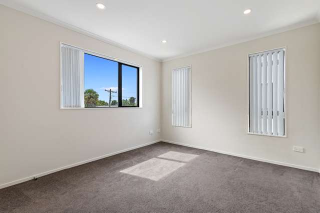 4/11 Gazeley Avenue Silverdale_4