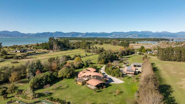 Unique in Mapua with Dual Living/Home and Income!