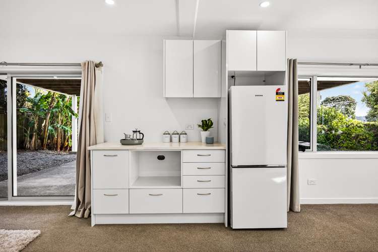 70 Kiwi Esplanade Mangere Bridge_14