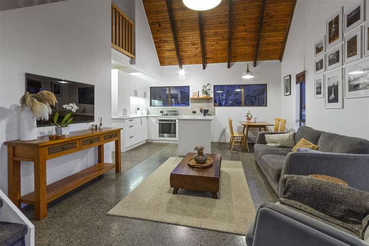 19 Bernard Magnus Lane Greenhithe_10