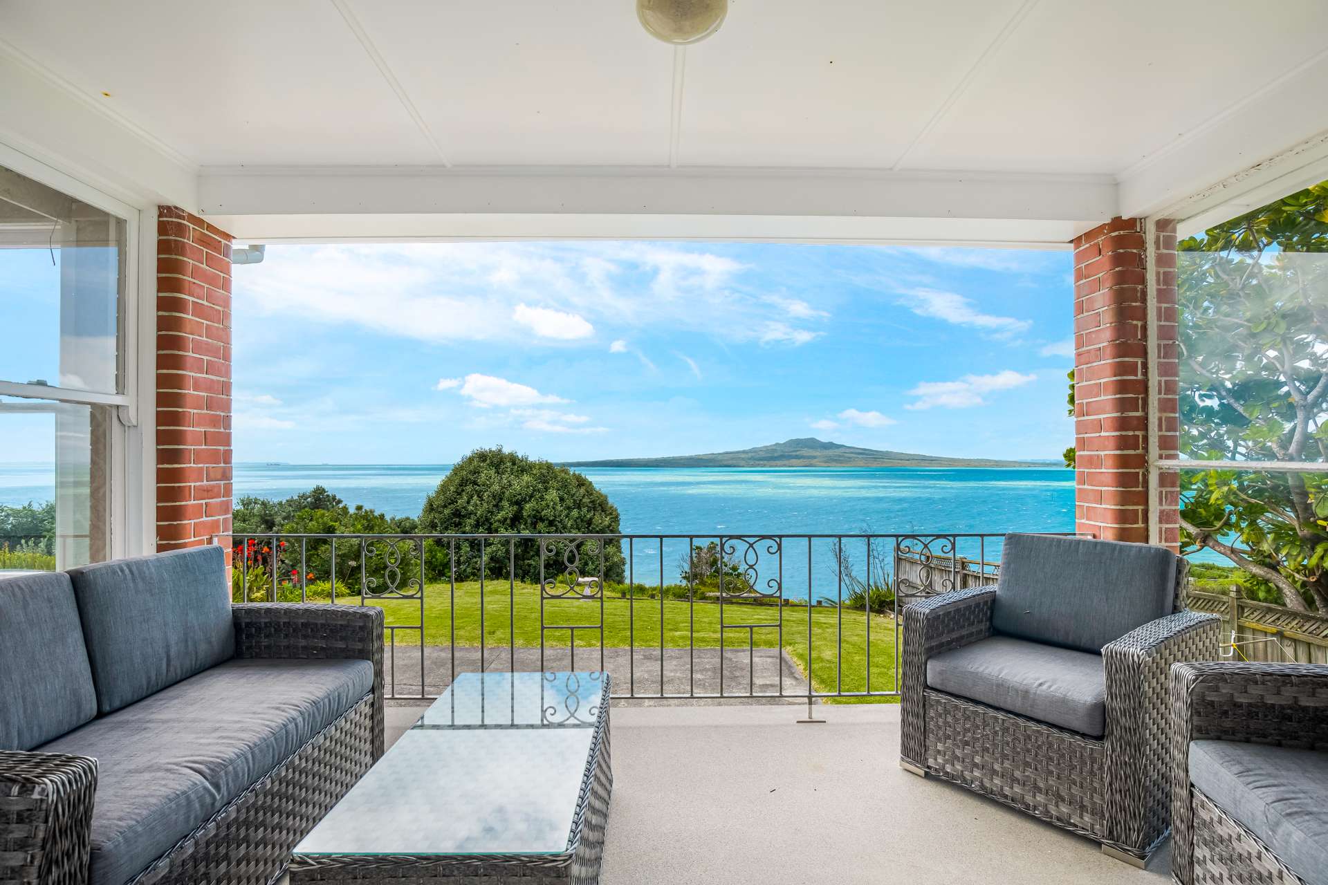 70 Seacliffe Avenue Narrow Neck_0