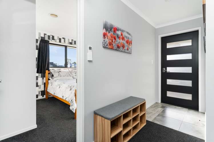 14 Farnborough Street Aranui_18