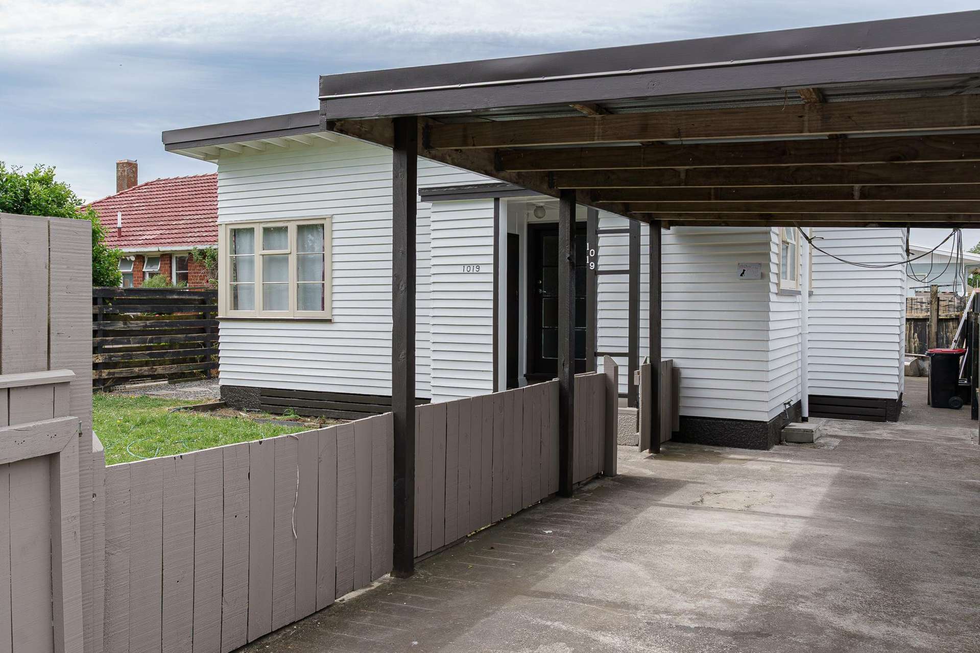 1019 Saint Aubyn Street West Hastings Central_0