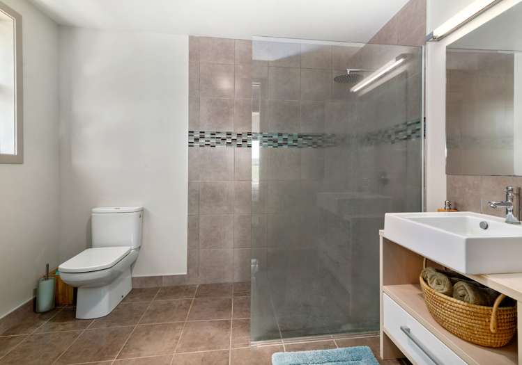 15 Devoy Drive Owhata_10