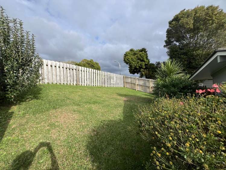 39A Brian Crescent Stanmore Bay_15