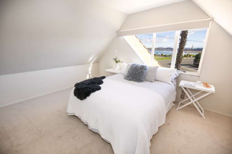 2/15 Meeanee Quay Westshore_8