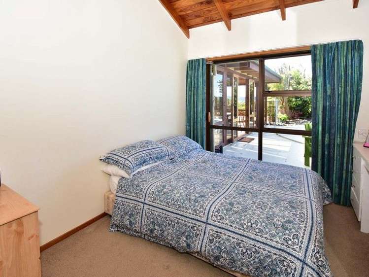 155 Whangaparaoa Road Red Beach_15