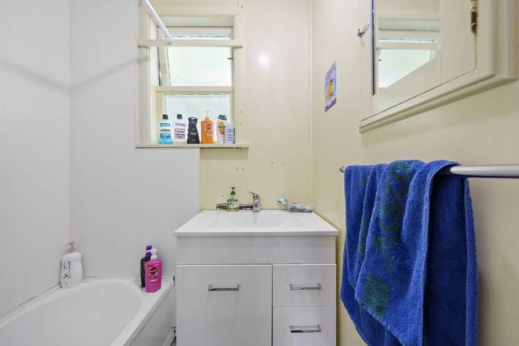 45 Bird Grove Stokes Valley_10