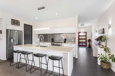 14 Lloyds Close_3