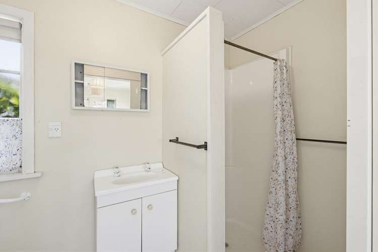 6 Teoti Street Paraparaumu Beach_38