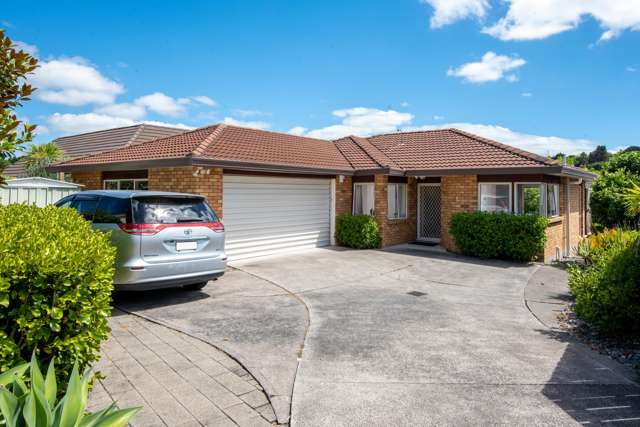 3/8 Bernie Edwards Place Botany Downs_2