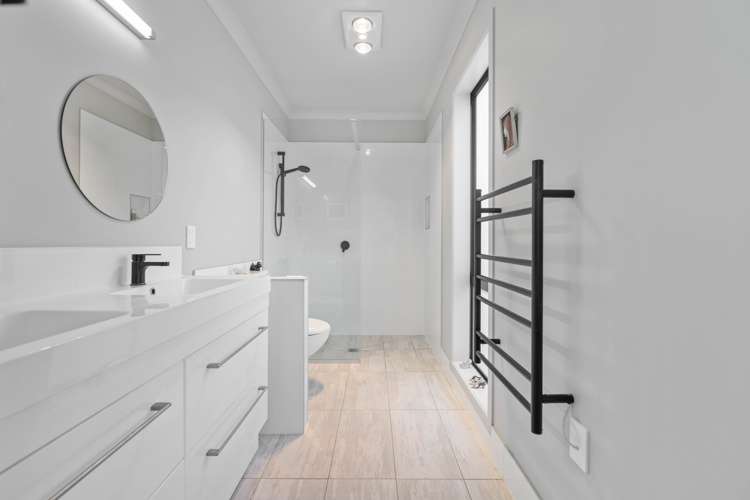 15 Noumea Drive Rangatira Park_14