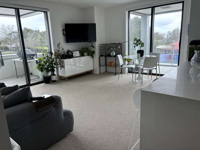 Apartment with Carpark