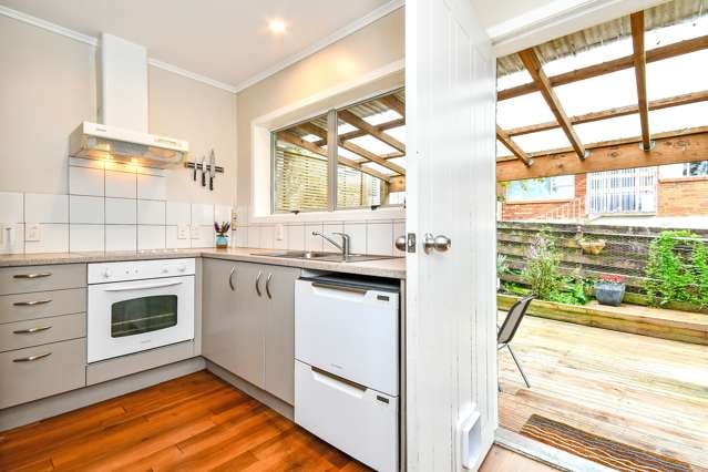 2/10 Portadown Avenue Pakuranga Heights_4