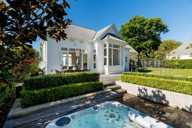 Luxurious Maori Hill villa