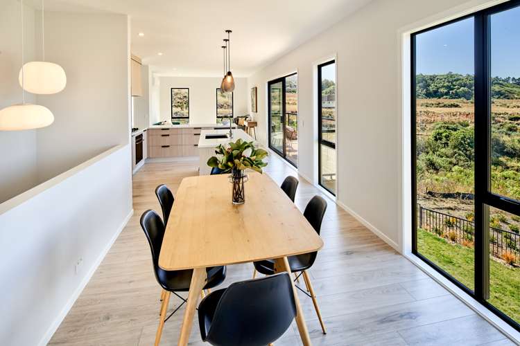 38 Hokioi Drive Porirua_5