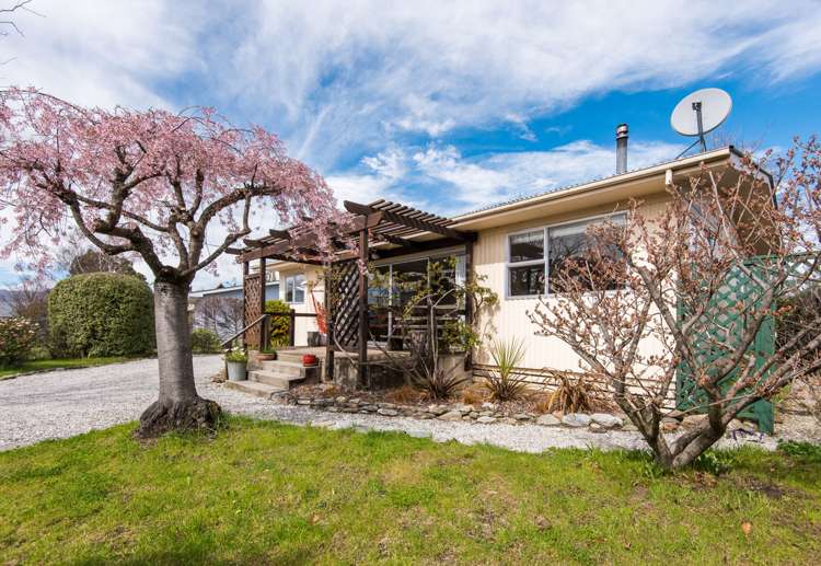 15 Dale Street Albert Town_14