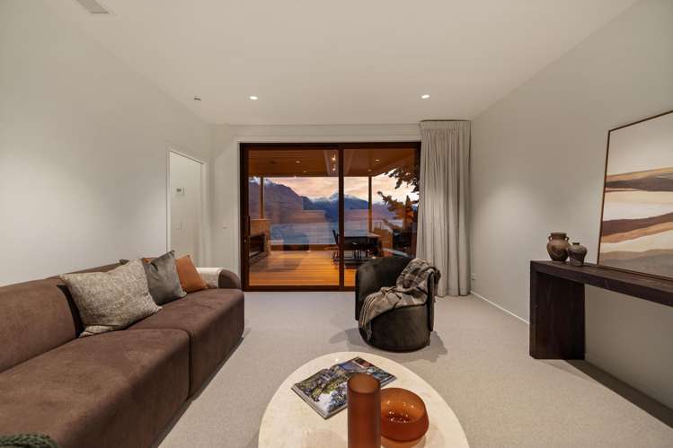 11 Belfast Terrace Queenstown_11