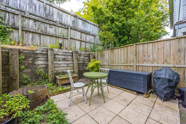 10/92 Bush Road Albany_13