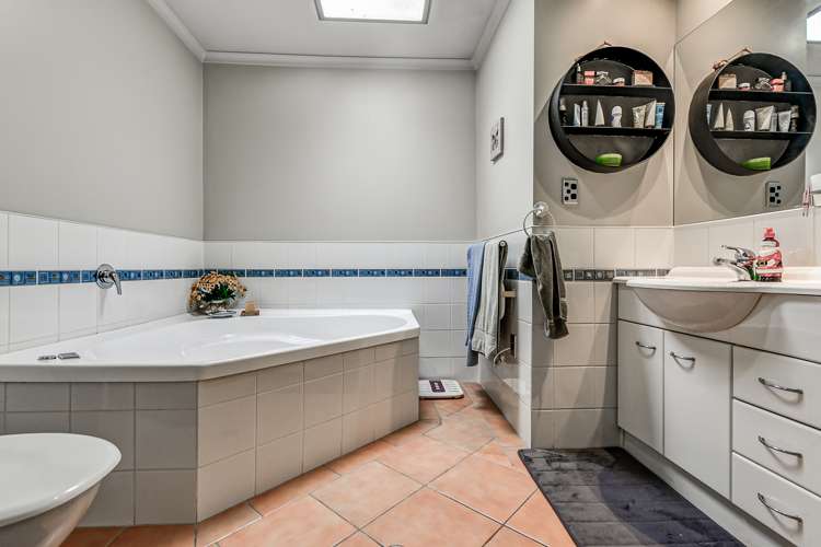 1211b Victoria Street Whitiora_14