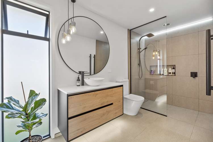 19 Honeyfield Drive Whalers Gate_18