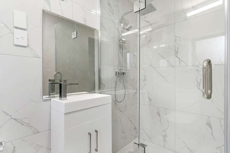 111a Glenmore Road Sunnyhills_21