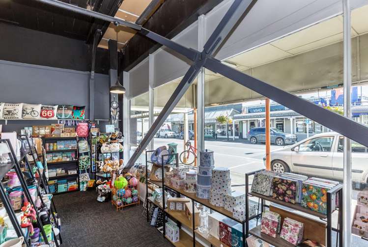 66-80 High Street North Carterton_6