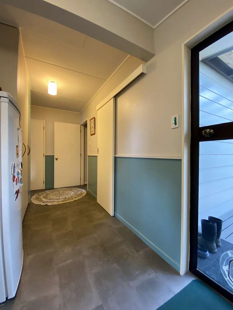 8 Escort Grove Awapuni_34