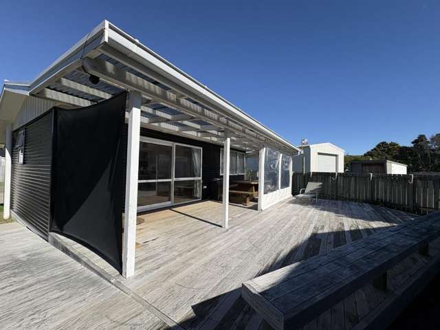 3 BEDROOM COTTAGE - POHUTUKAWA AVENUE - OHOPE - WHAKATANE