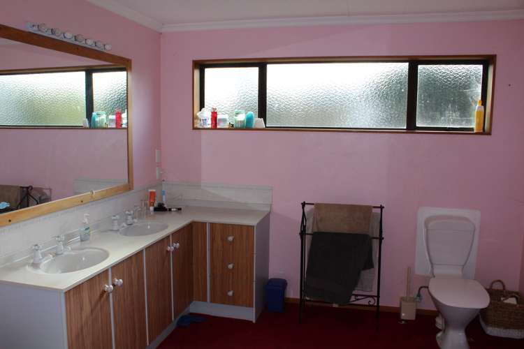 31 Lochiel Branxholme Road Winton Surrounds_10