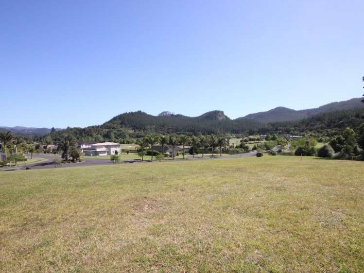 15 Sanctuary Cove Pauanui_0