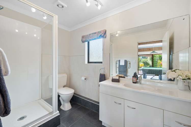 8 Estelle Place Farm Cove_20