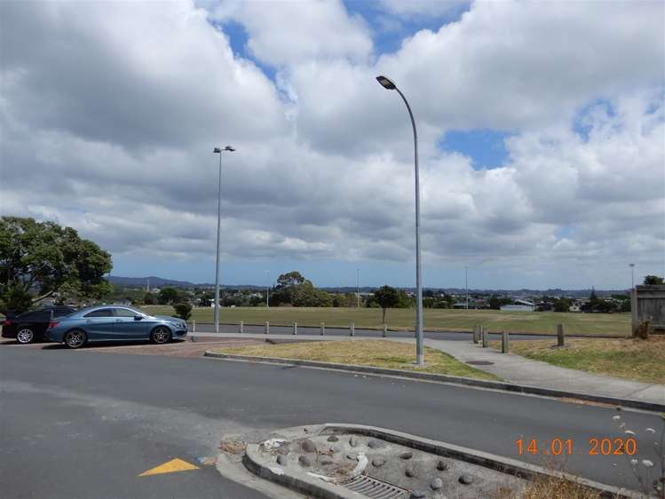 44 Bordeaux Parade Te Atatu South_7