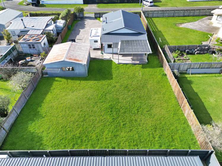 2 Huia Street Foxton Beach_24