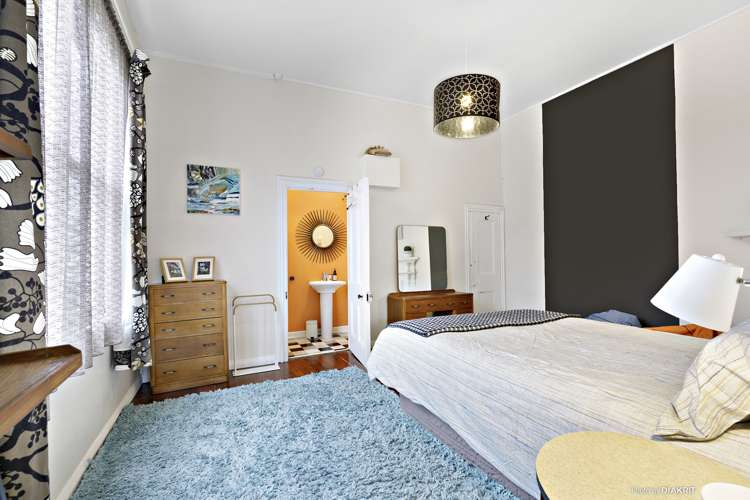 75 Mein Street Newtown_10