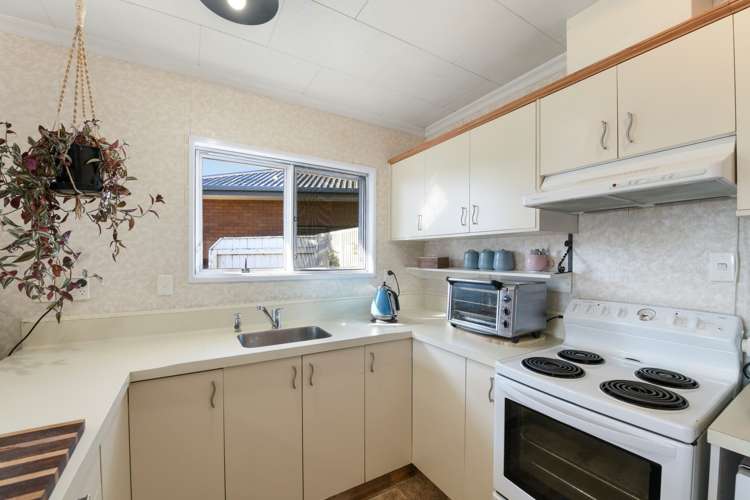 2 Squire Way Richmond_8