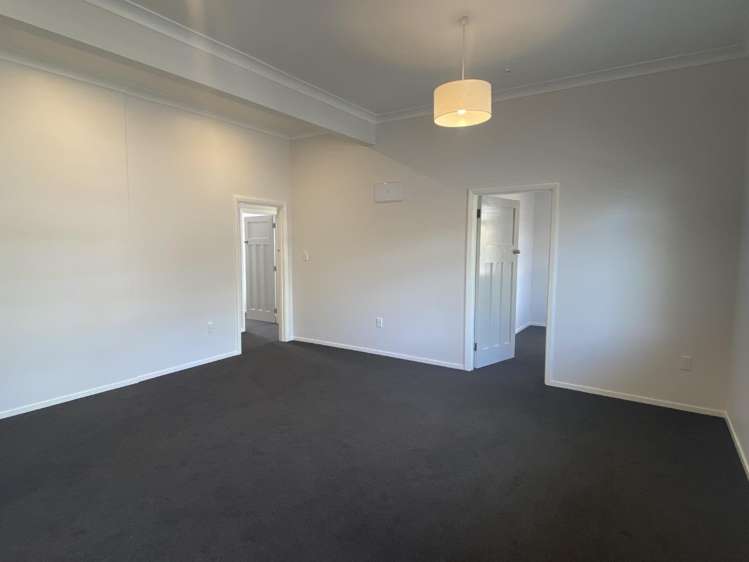 2/21 Broadway 10728_4