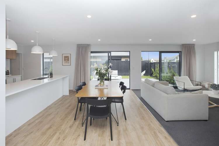 42 Halpin Drive Lincoln_17