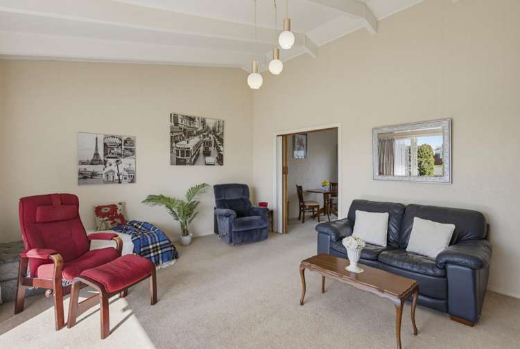 556 Queen Street East Levin_10