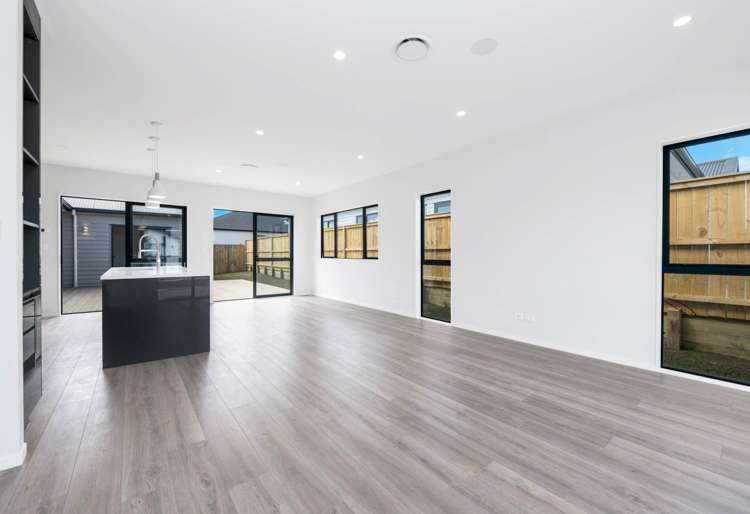 4 Strummers Lane Ardmore Airfield_5