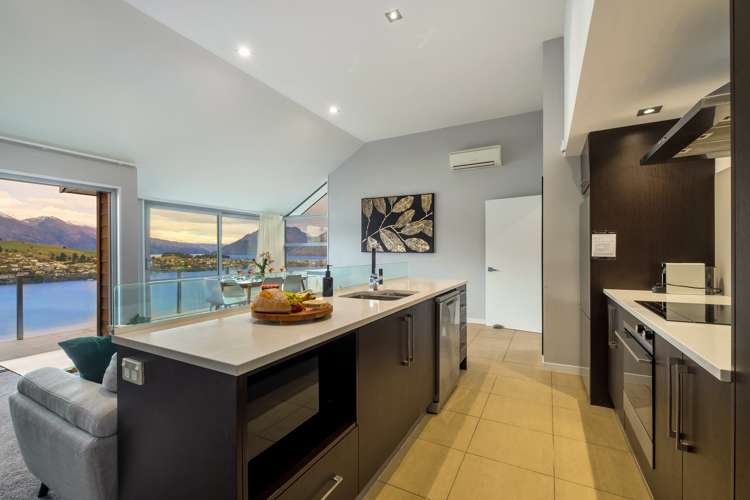 1/11 Gum Lane Queenstown_11