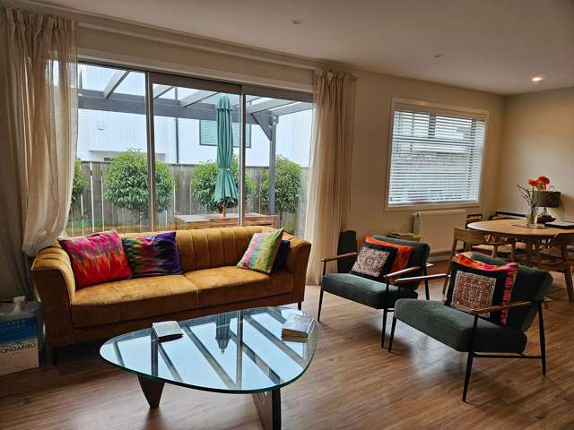 Gorgeous sunny central Karori new townhouse