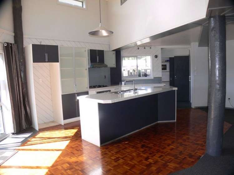 6b Triumph Dell Pauanui_8