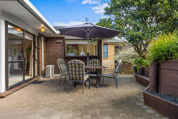 2/7 Waller Avenue Bucklands Beach_11