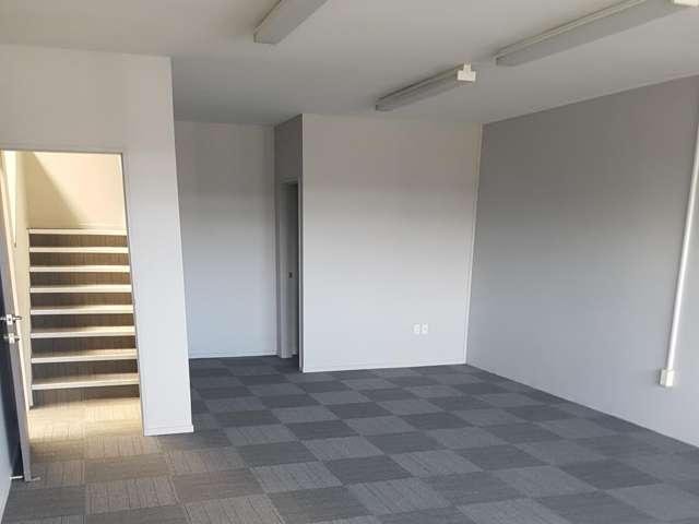 Unit B or C, 10 Arrenway Drive Albany_3