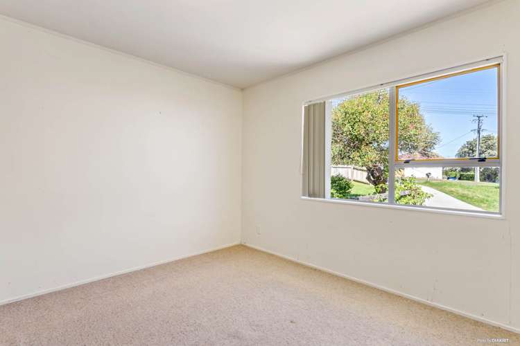 1/23 Aeroview Drive Beach Haven_15