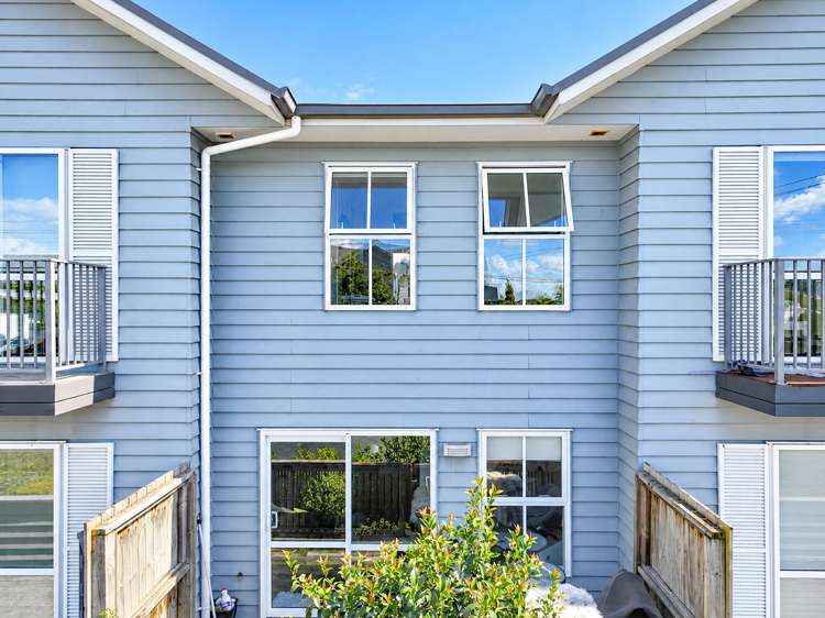 2/75 Cameron Road Hamilton East_1