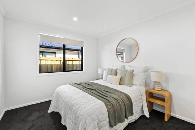 8 Redhaven Rise Netherby_16
